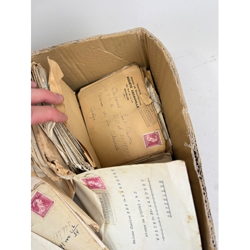 499 - A BOX OF MOSTLY FRENCH AUTOGRAPHS, SIGNATURES AND CORRESPONDENCES