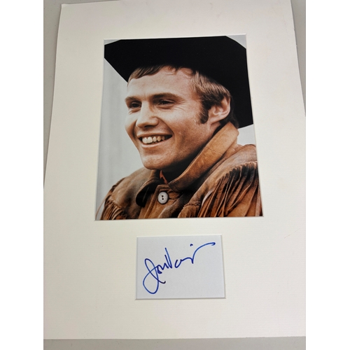 508 - A SIGNED PHOTO OF KEVIN COSTNER IN DANCES WITH WOLVES TOGETHER WITH A SIGNATURE FROM JON VOIGHT AND ... 