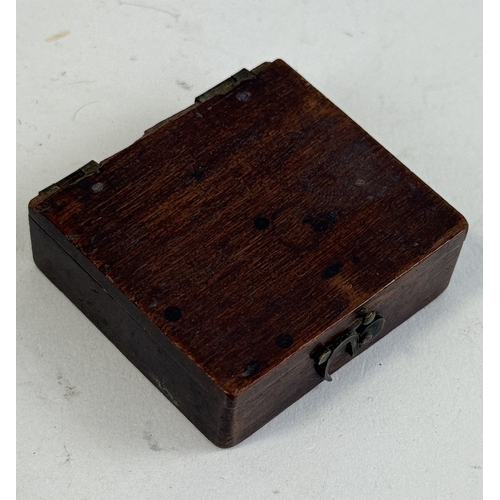 512 - AN EARLY 19TH CENTURY TRAVEL COMPASS