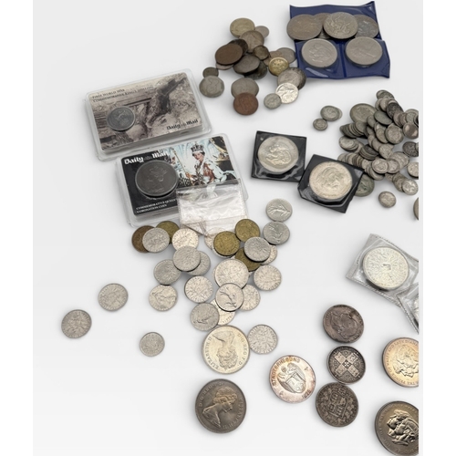A LARGE COLLECTION OF COINS TO INCLUDE SILVER (QTY)