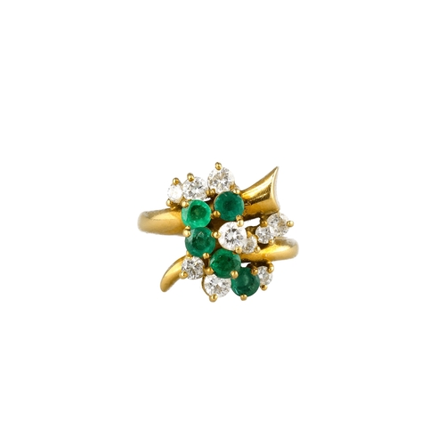 10 - AN 18CT GOLD, EMERALD AND DIAMOND RING
Weight: 8.6gms