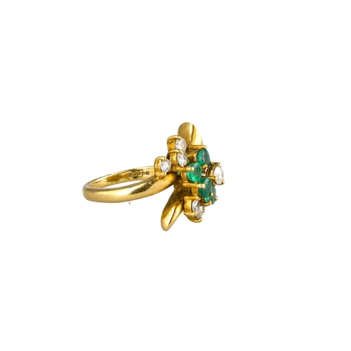 10 - AN 18CT GOLD, EMERALD AND DIAMOND RING
Weight: 8.6gms