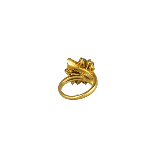 10 - AN 18CT GOLD, EMERALD AND DIAMOND RING
Weight: 8.6gms