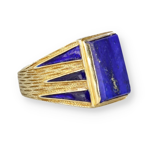 11 - A GENTLEMAN'S 14 CARAT GOLD TEXTURED SIGNET RING, SET WITH A RECTANGULAR LAPIS LAZULI PLAQUE
The sho... 