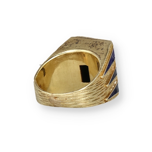 11 - A GENTLEMAN'S 14 CARAT GOLD TEXTURED SIGNET RING, SET WITH A RECTANGULAR LAPIS LAZULI PLAQUE
The sho... 
