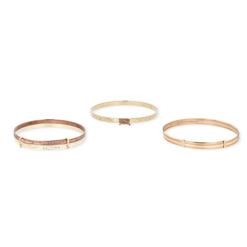 20C - THREE MODERN 9CT GOLD THREE COLOUR BRACELETS OF VARYING DESIGN
20.4 gms