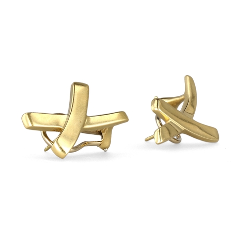 23 - A PAIR OF TIFFANY 18CT GOLD 'KISS' EARRINGS
Total weight: 10.6gms
 