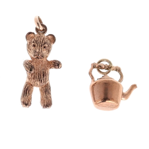 30 - FOUR ROSE GOLD NECK CHAINS OF VARYING DESIGN, TOGETHER WITH A ROSE GOLD MINIATURE KETTLE AND CAST RO... 