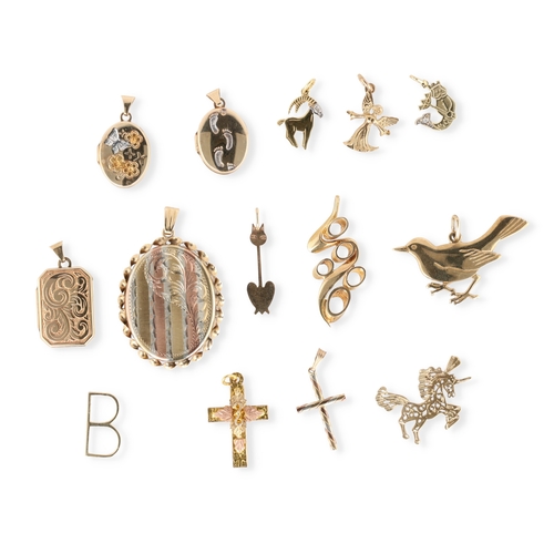 33 - FOUR MODERN 9CT GOLD LOCKETS OF VARYING DESIGNS, TOGETHER WITH TEN 9CT GOLD PENDANTS AND CRUCIFIXES ... 