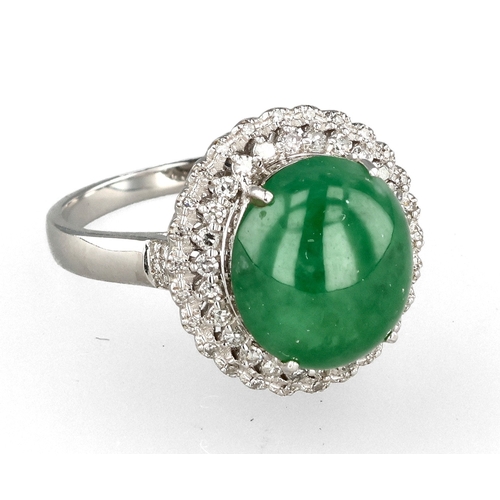 48 - A CHINESE DIAMOND SET GOLD RING WITH JADE CABOCHON, BAND MARKED '18K'
Weight: 5.7gms
一枚凸圓形金鑲玉戒指，戒指標記... 