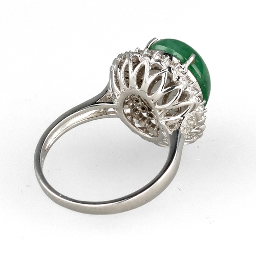 48 - A CHINESE DIAMOND SET GOLD RING WITH JADE CABOCHON, BAND MARKED '18K'
Weight: 5.7gms
一枚凸圓形金鑲玉戒指，戒指標記... 