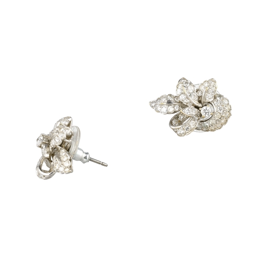 6 - A PAIR OF 18CT WHITE GOLD DIAMOND EARRINGS
Total weight: 5gms