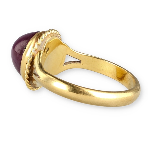 18 - AN 18CT GOLD STAR RUBY RING
5.4 gms