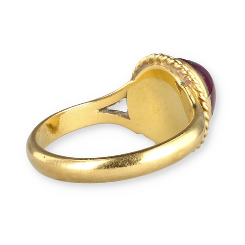 18 - AN 18CT GOLD STAR RUBY RING
5.4 gms