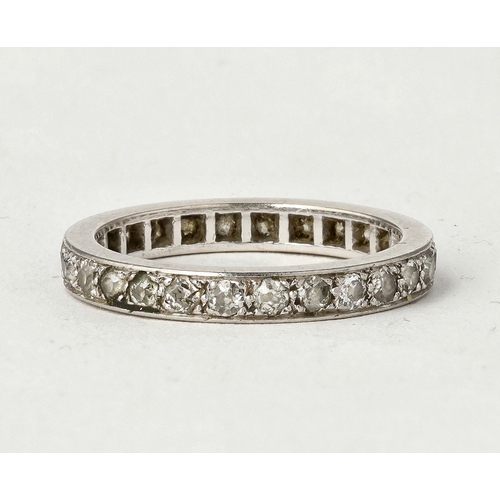 25 - A WHITE GOLD/PLATINUM AND DIAMOND ETERNITY RING
In blue ring box
5 gms