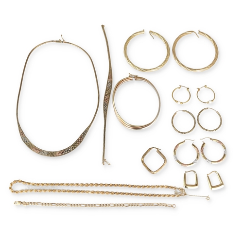 5 - A COLLECTION OF 9 CARAT GOLD JEWELLERY, INCLUDING: A THREE-COLOUR BRACELET
Of ribbed cross-over desi... 