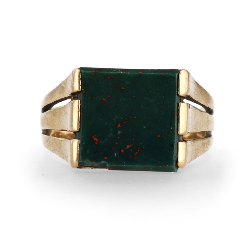 54 - A 9CT GOLD RING SET WITH A SQUARE CUT BLOODSTONE
Weight: 5.6gms