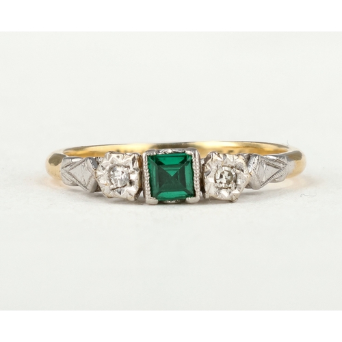 61 - AN 18CT GOLD AND PLATINUM THREE STONE RING, CENTRAL SQUARE CUT EMERALD WITH TWO DIAMONDS
Band marked... 