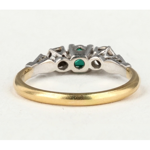 61 - AN 18CT GOLD AND PLATINUM THREE STONE RING, CENTRAL SQUARE CUT EMERALD WITH TWO DIAMONDS
Band marked... 