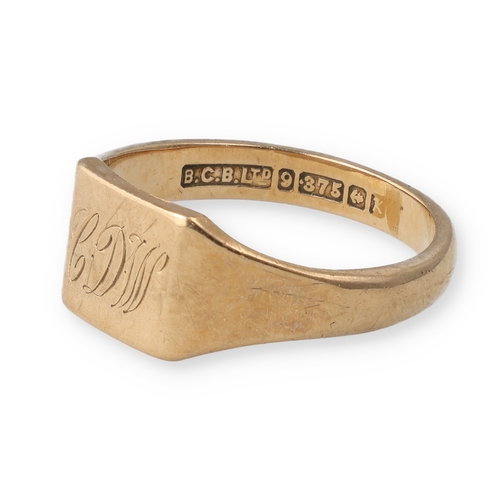 64 - A 9CT GOLD SIGNET RING
3.1 gms