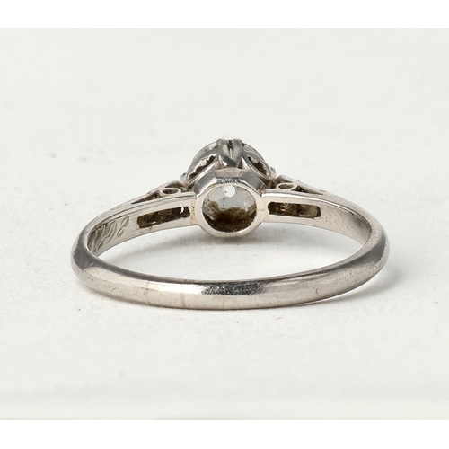 67A - AN EARLY 20TH CENTURY PLATINUM DIAMOND RING
2.2 gms