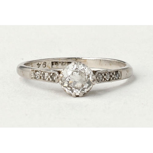 67A - AN EARLY 20TH CENTURY PLATINUM DIAMOND RING
2.2 gms