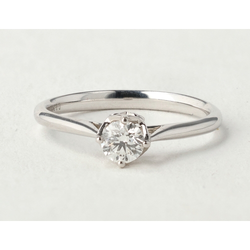 67B - A PLATINUM RING SET WITH SOLITAIRE DIAMOND
0.4points
2.3gms