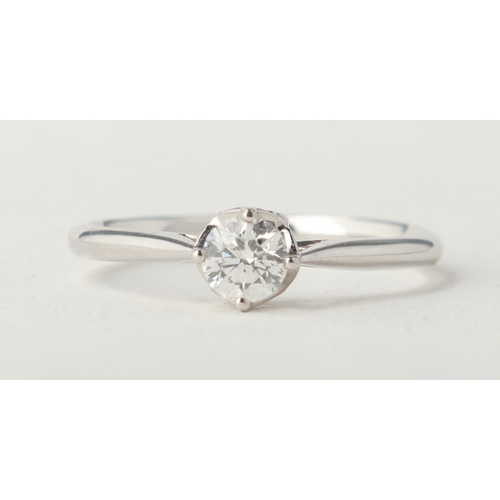 67B - A PLATINUM RING SET WITH SOLITAIRE DIAMOND
0.4points
2.3gms