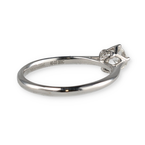 67B - A PLATINUM RING SET WITH SOLITAIRE DIAMOND
0.4points
2.3gms