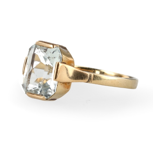 70 - A 14CT GOLD RING SET WITH A CLEAR STONE
Weight: 3.2gms