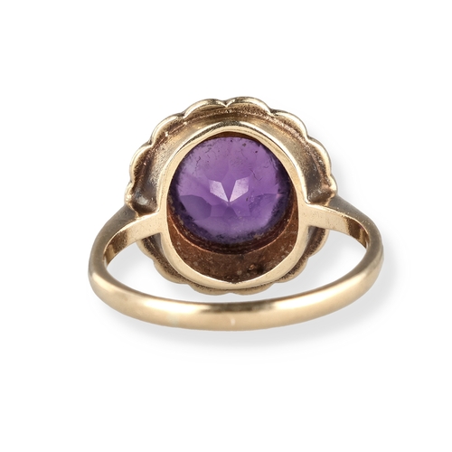 73 - A 9CT GOLD RING SET WITH AN AMETHYST AND SEED PEARLS
Weight: 3.0gms
In black jewellery box.... 