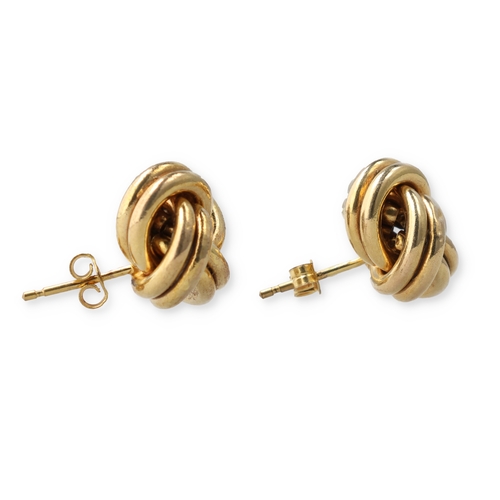 82 - A PAIR OF 9CT GOLD LADIES TWIST EARRINGS
Total weight 2.4 gms