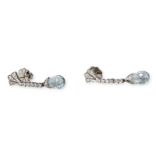 98 - A PAIR OF 18CT WHITE GOLD AQUAMARINE DROP EARRINGS
4.4 gms