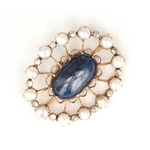 30 - A GOLD, PEARL AND DIAMOND BROOCH, CENTER STONE POSSIBLY A SAPPHIRE
Weight: 12.5 gms