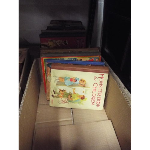 340 - A box of vintage children's annuals to include 'Champion The Wonder Horse'