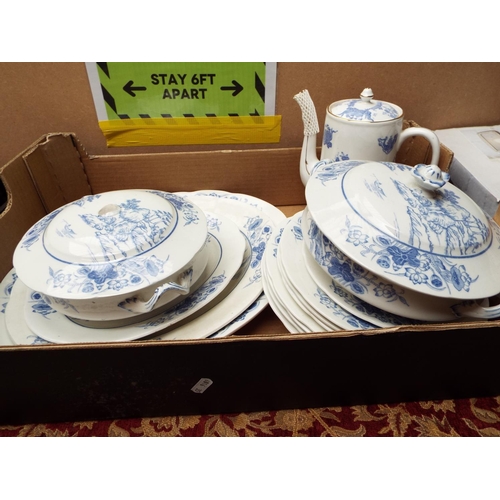 426 - A selection of blue and white Corona-ware in the 'Omar' pattern to include coffee pot, plates, turee... 