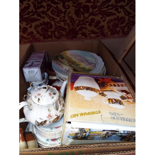 442 - A mixed selection of assorted china to include cabinet plates, cups, saucers, teapot, dinner-ware, g... 