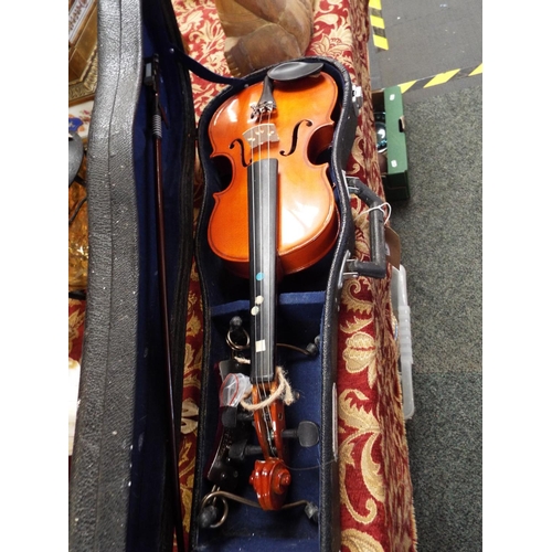 194 - A child's Skylard violin in hard carry case