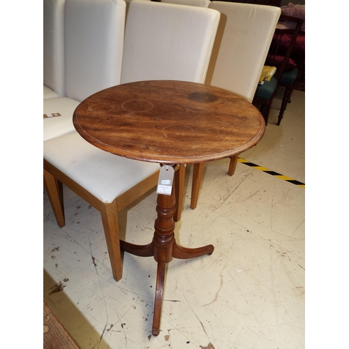 505 - A Georgian mahogany wine table on splay legs