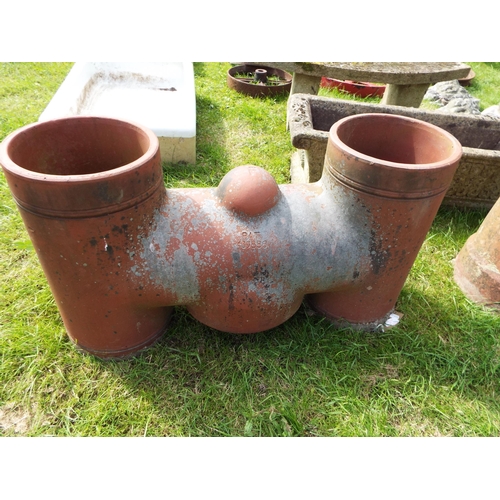 546 - A terracotta double chimney cowling