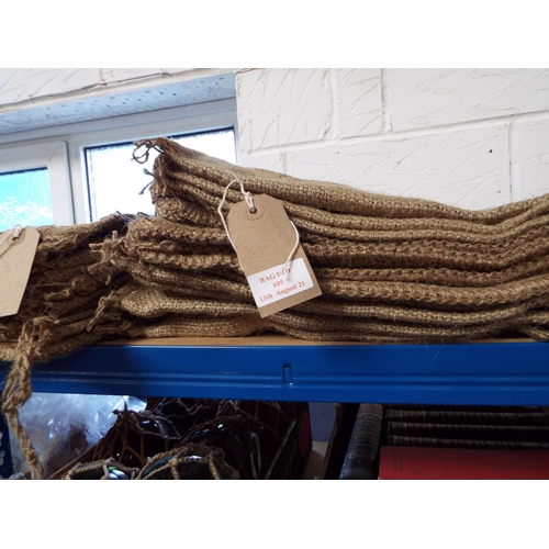 Lot 689       