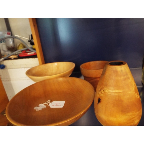 62 - An elm, sycamore turned wood fruit bowls, a burr horse chestnut vase by Richard Stapley, New Zealand... 