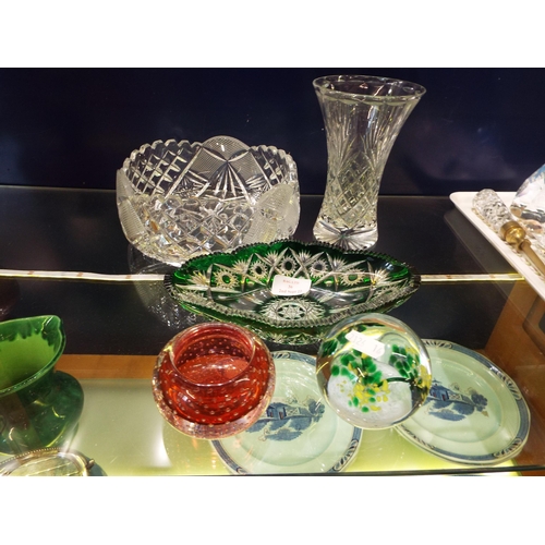 36 - A mixed selection of glass ware to include a Maltese paperweight