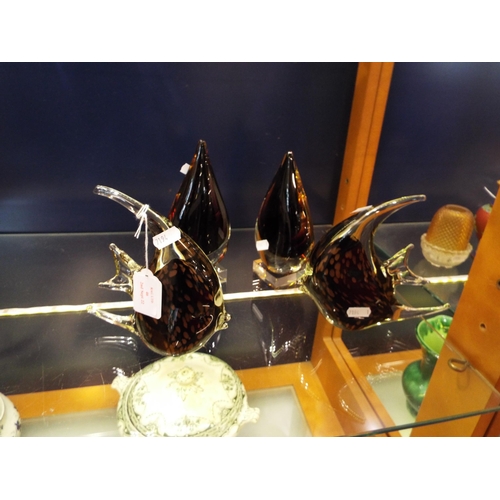 46 - A pair of Murano glass fish and a pair of glass tear drops with chips to base