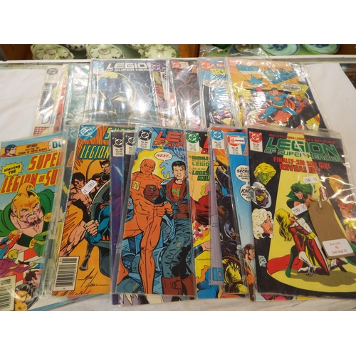 92 - A selection of vintage DC Giant Legion of Super Heroes comics (26)