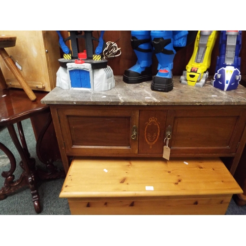 509 - An Edwardian mahogany marble top wash stand