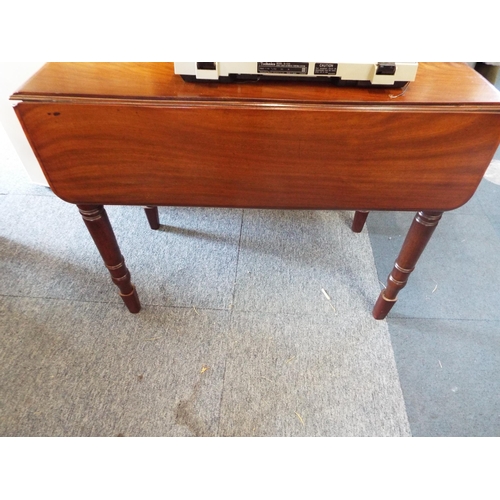 651 - A Victorian mahogany Pembroke table