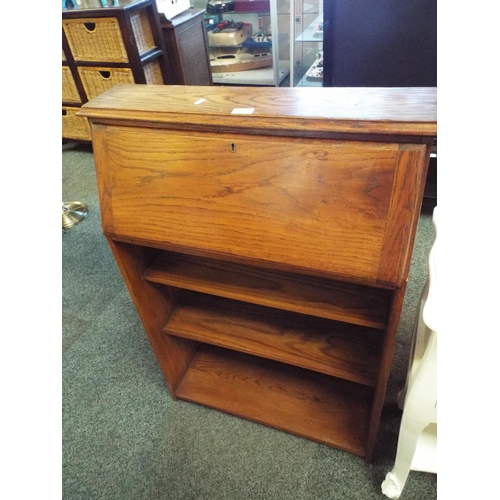 611 - An oak bachelors bureau