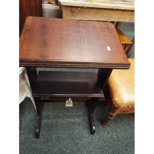 588 - A mahogany prayer book stand