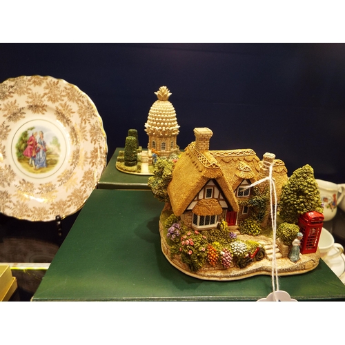 66 - Two Lilliput Lane cottages 'Chatterbox Corner' and 'The Pineapple' boxed with certificates